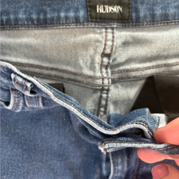 Hudson Size 6, Dark wash stretchy skinny jeans #skinnyjeans - Picture 4 of 5